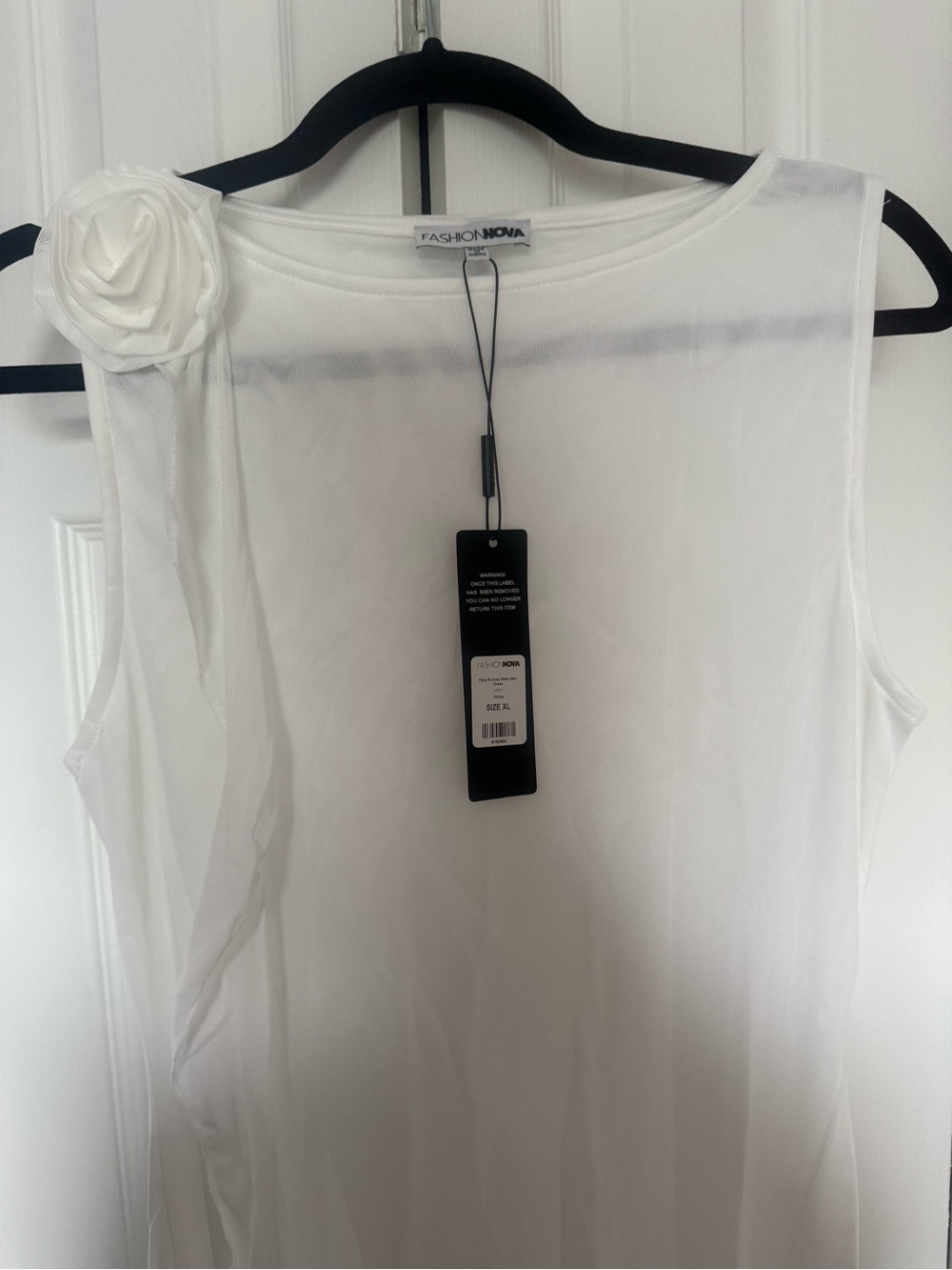 Fashion Nova White Sleeveless Chiffon Camisole with Rosette